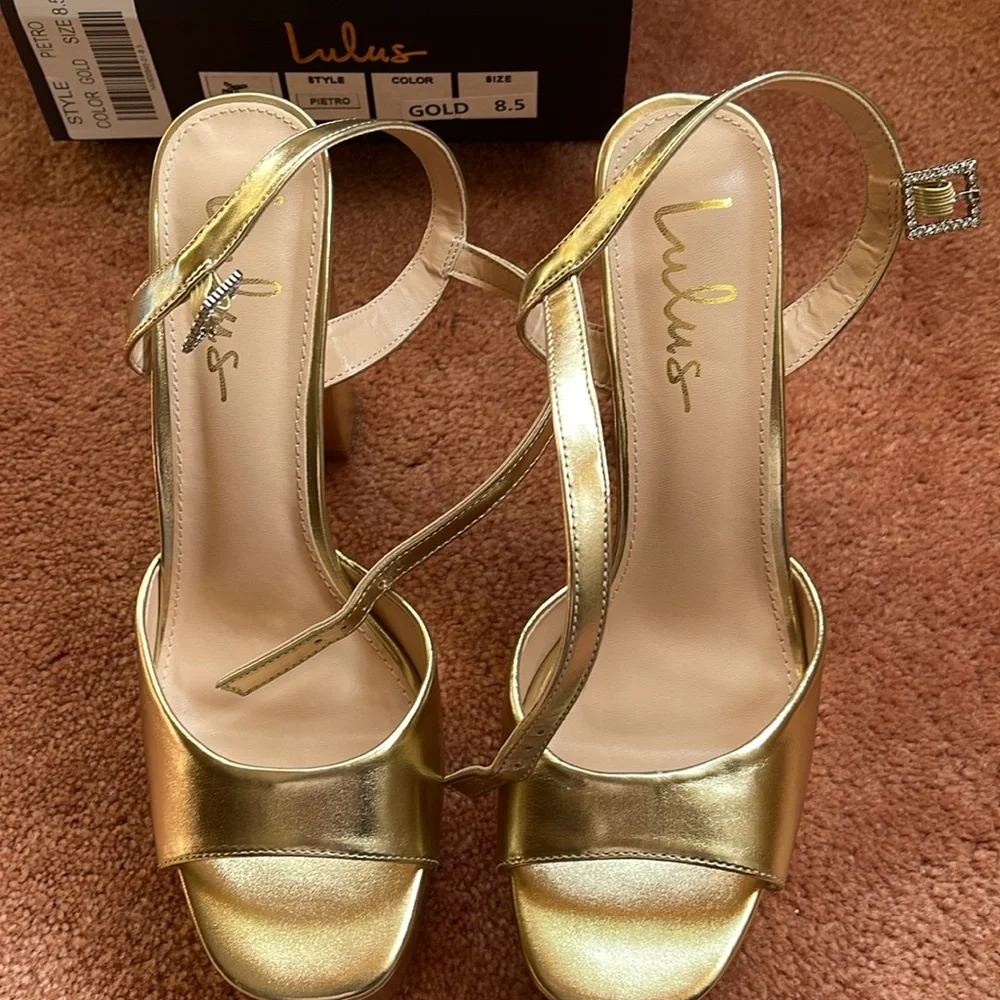 Lulus gold dressy /wedding shoes almost new - Picture 17 of 17